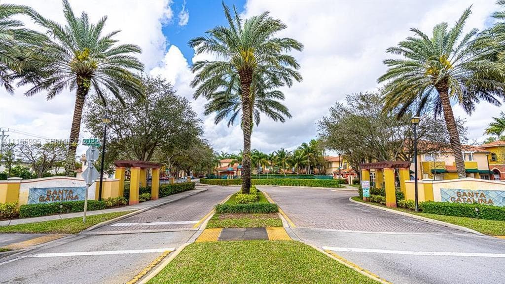 903 N SANTA CATALINA Circle, North Lauderdale, FL 33068 — zdjęcie 3