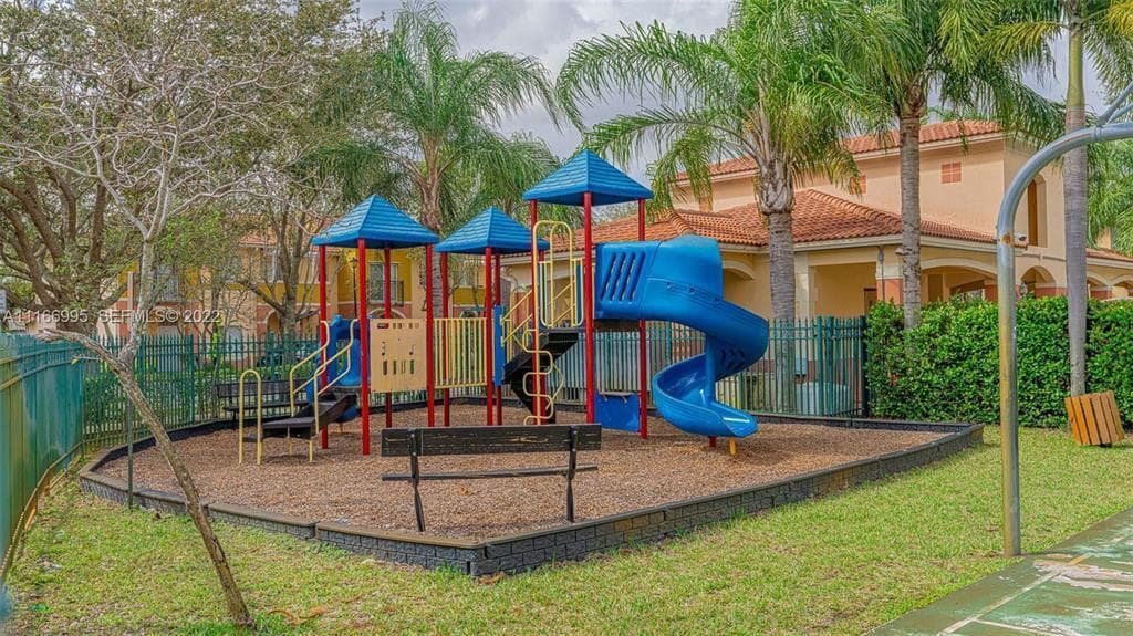 903 N SANTA CATALINA Circle, North Lauderdale, FL 33068 — zdjęcie 5