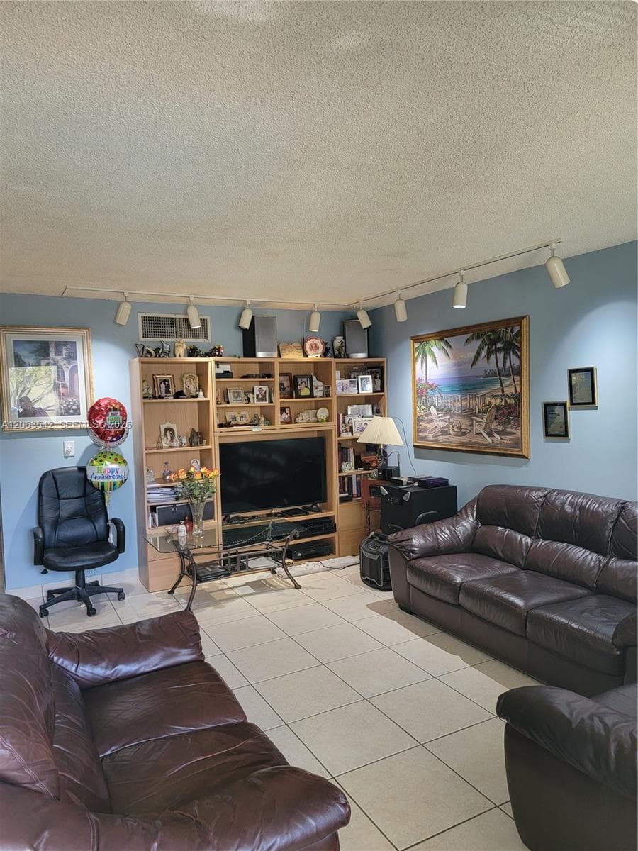 1425 Arthur St # 216B, Hollywood, FL 33020 — zdjęcie 5