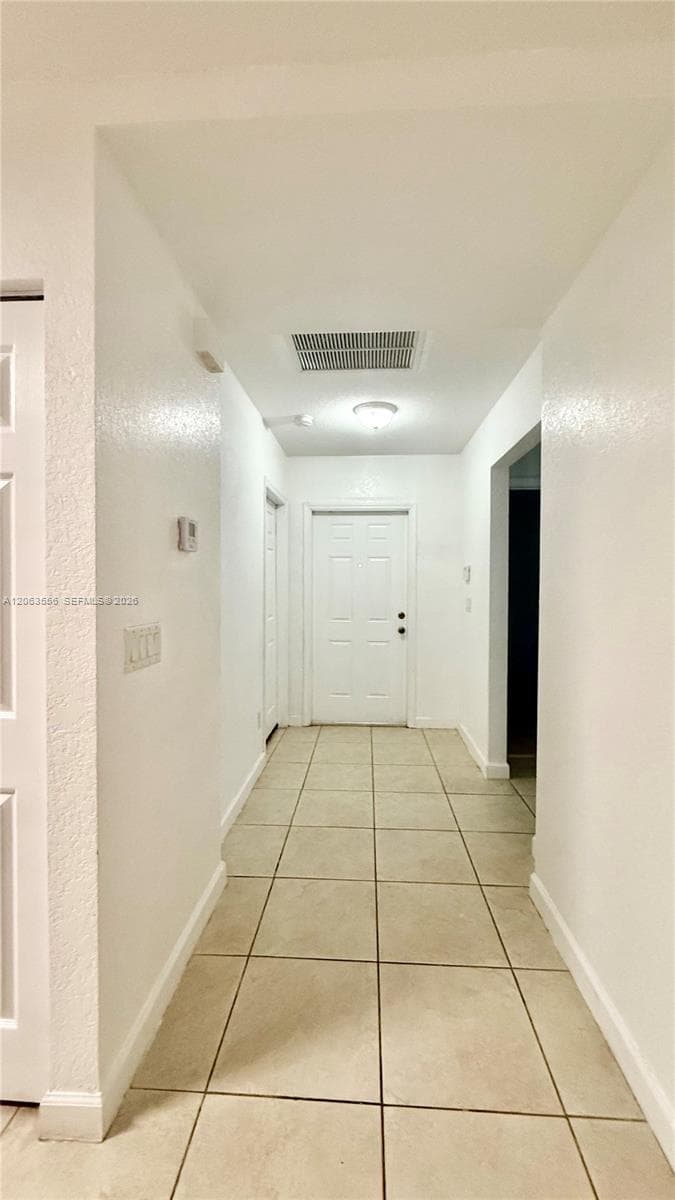 1018 Foster Rd, Hallandale Beach, FL 33009 — zdjęcie 3