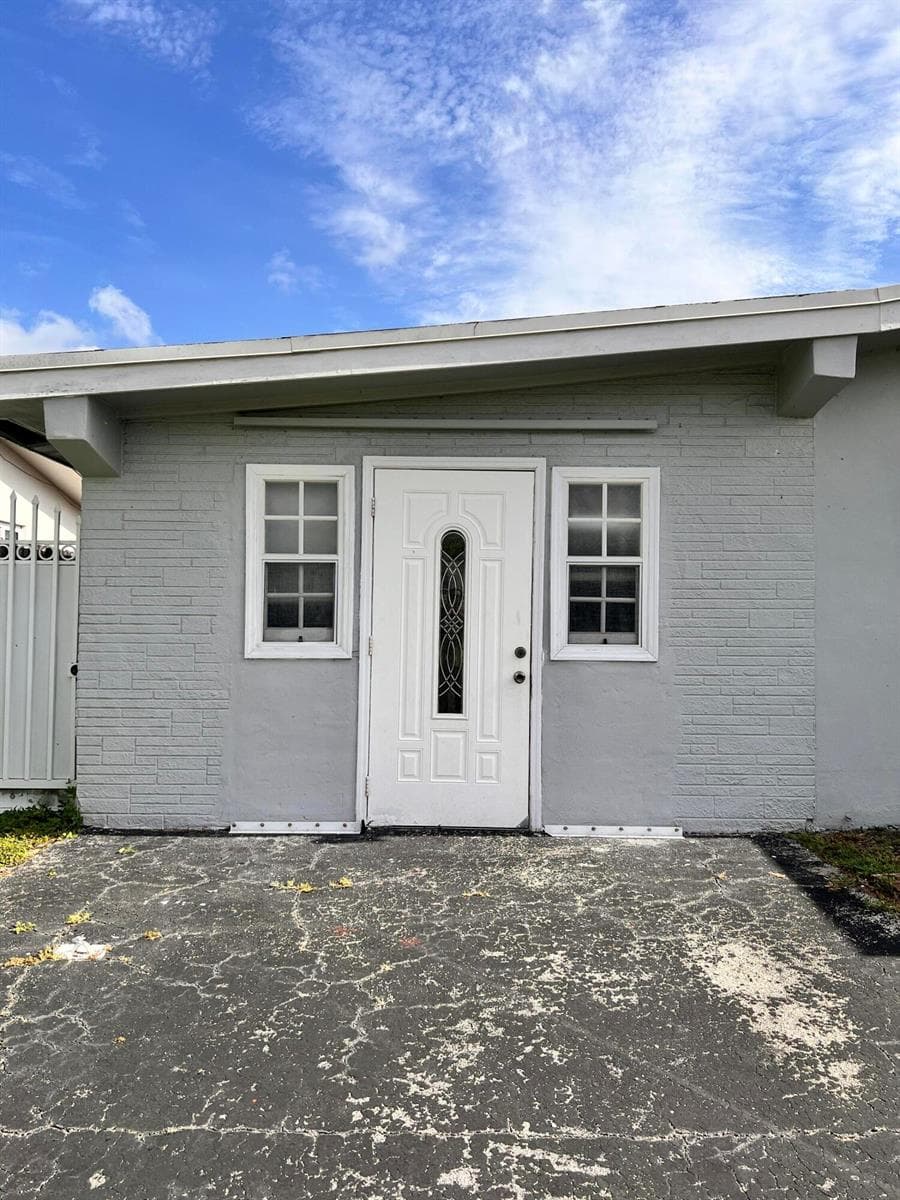 8671 NW 16TH Street, Pembroke Pines, FL 33024