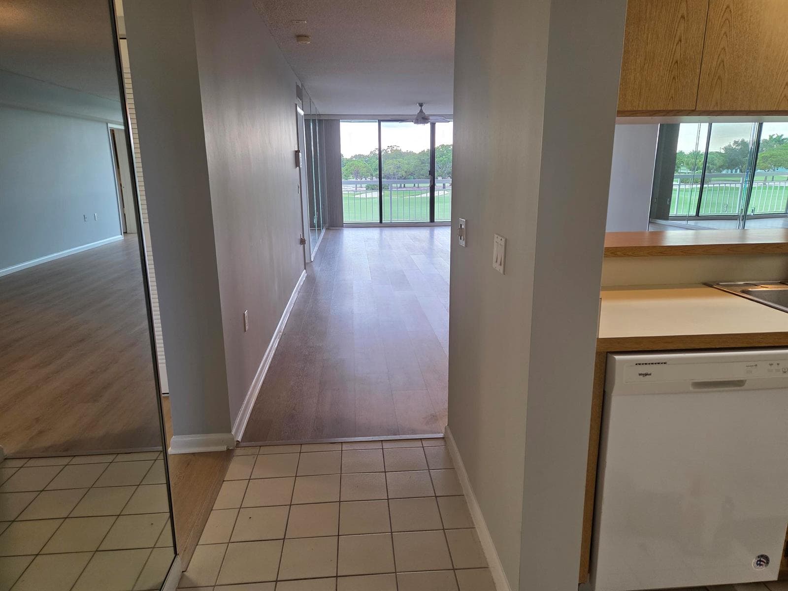 2421 VILLAGE Boulevard # 303, West Palm Beach, FL 33409 — zdjęcie 2