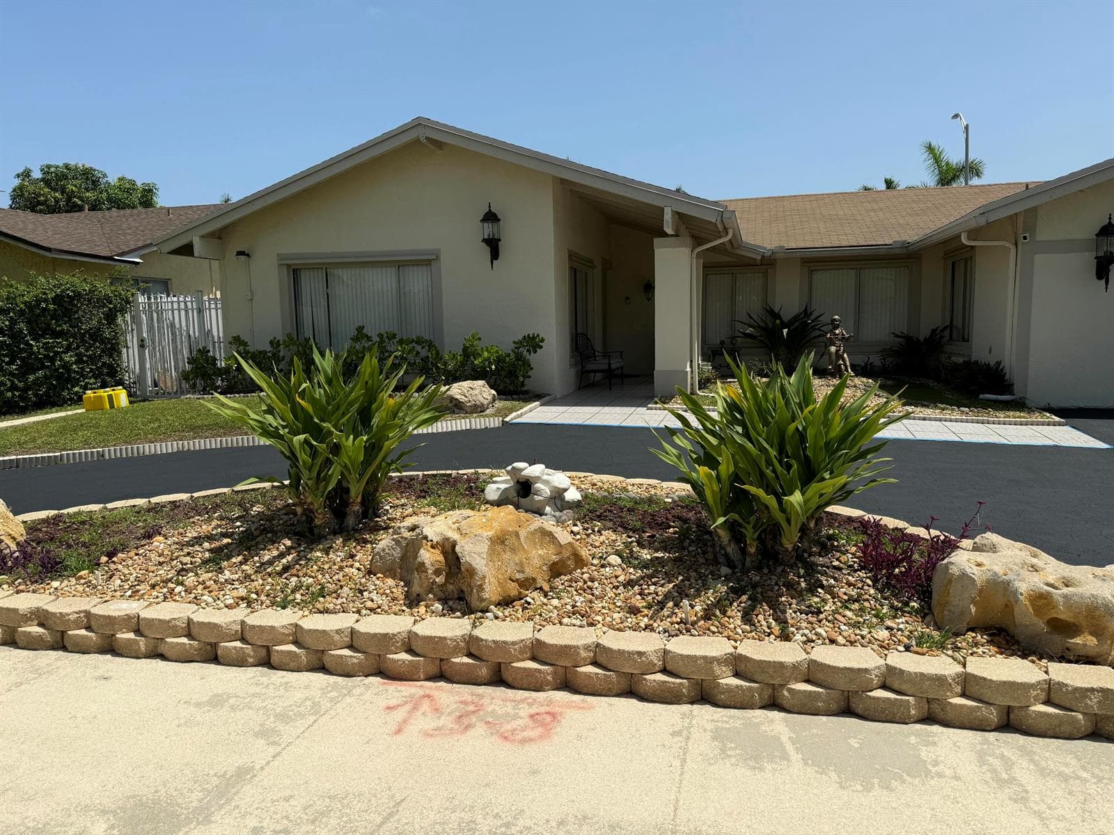 910 NE 205TH Street, Miami, FL 33179 — zdjęcie 2