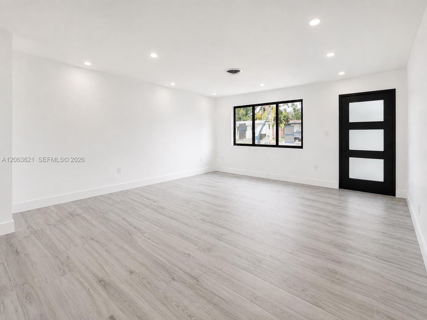 1141 NE 166th St, North Miami Beach, FL 33162 — zdjęcie 2