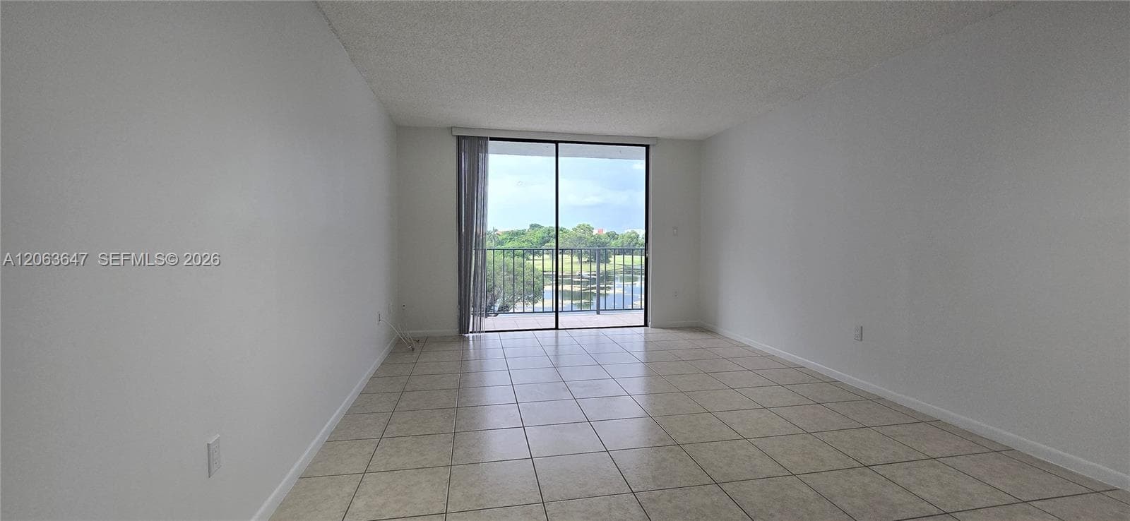9688 Fontainebleau Blvd # 404, Miami, FL 33172 — zdjęcie 3