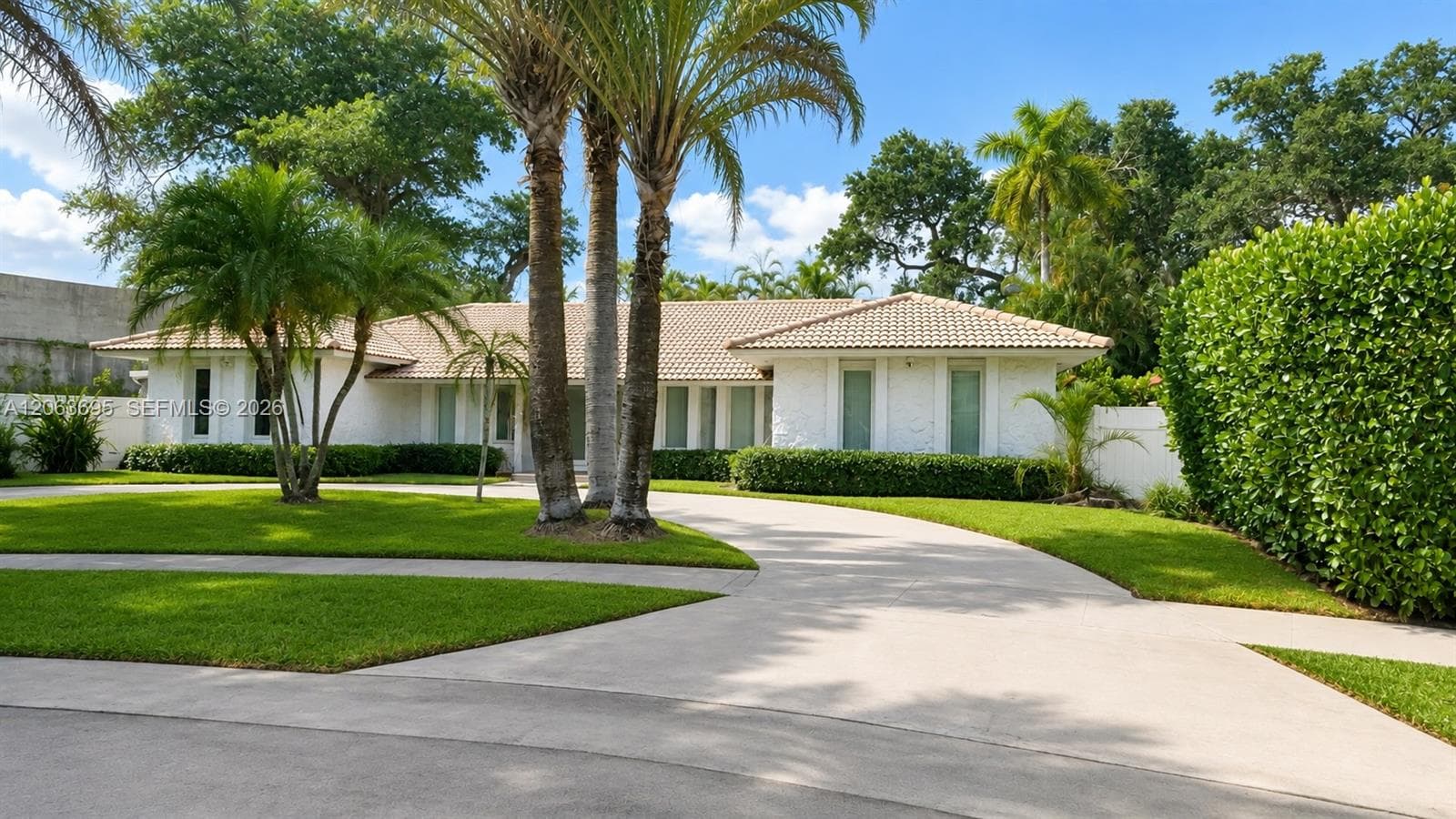1835 NE 212th Ter, Miami, FL 33179 — zdjęcie 2
