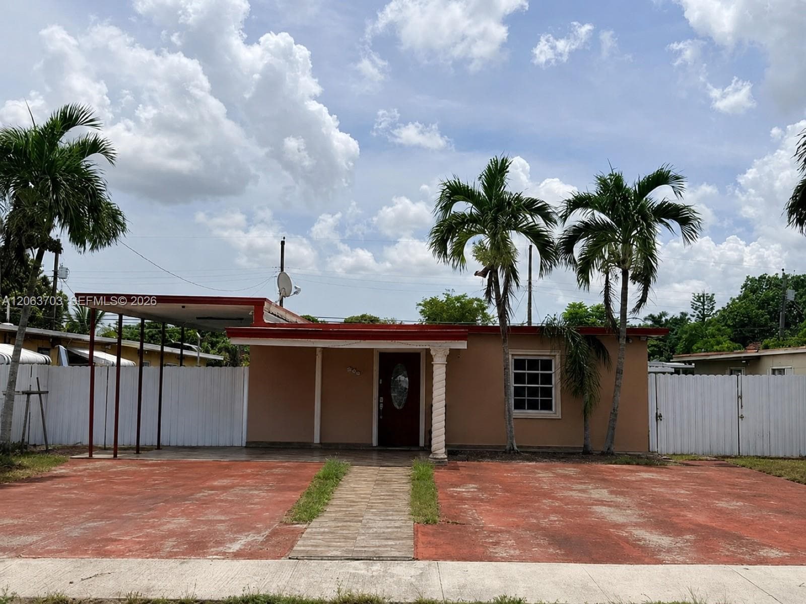 142 E 45th St, Hialeah, FL 33013 — zdjęcie 3