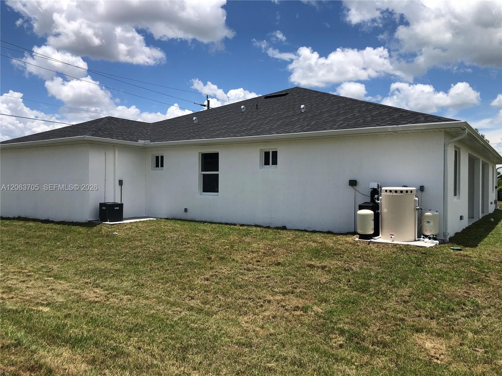 4572 Golfview Blvd # 1, Lehigh Acres, FL 33973 — zdjęcie 4