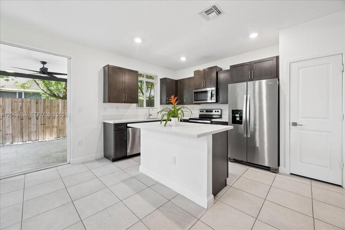 2478 SE 10th Ct, Homestead, FL 33035 — zdjęcie 3