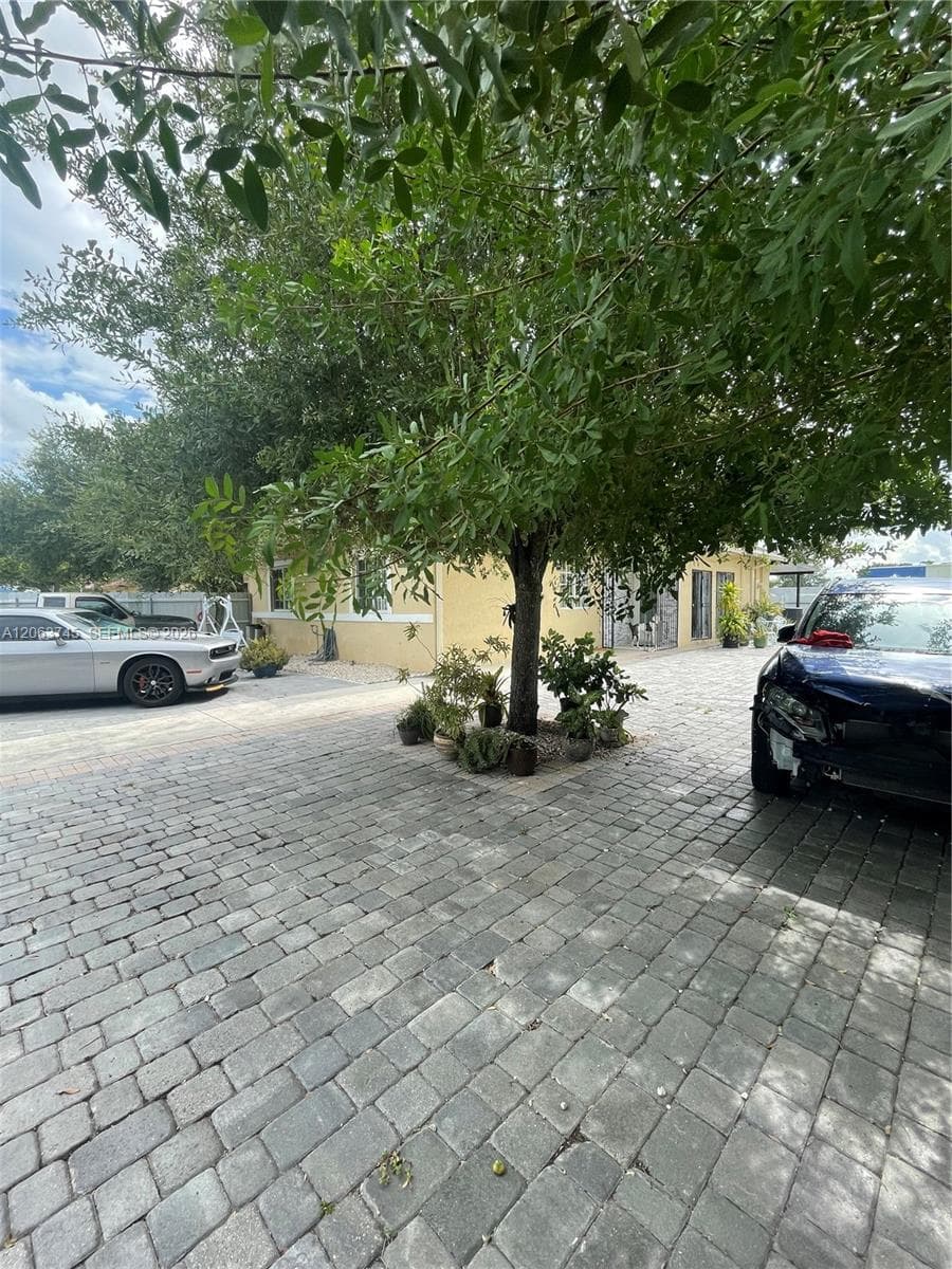 20764 NW 31st Ave, Miami Gardens, FL 33056 — zdjęcie 2