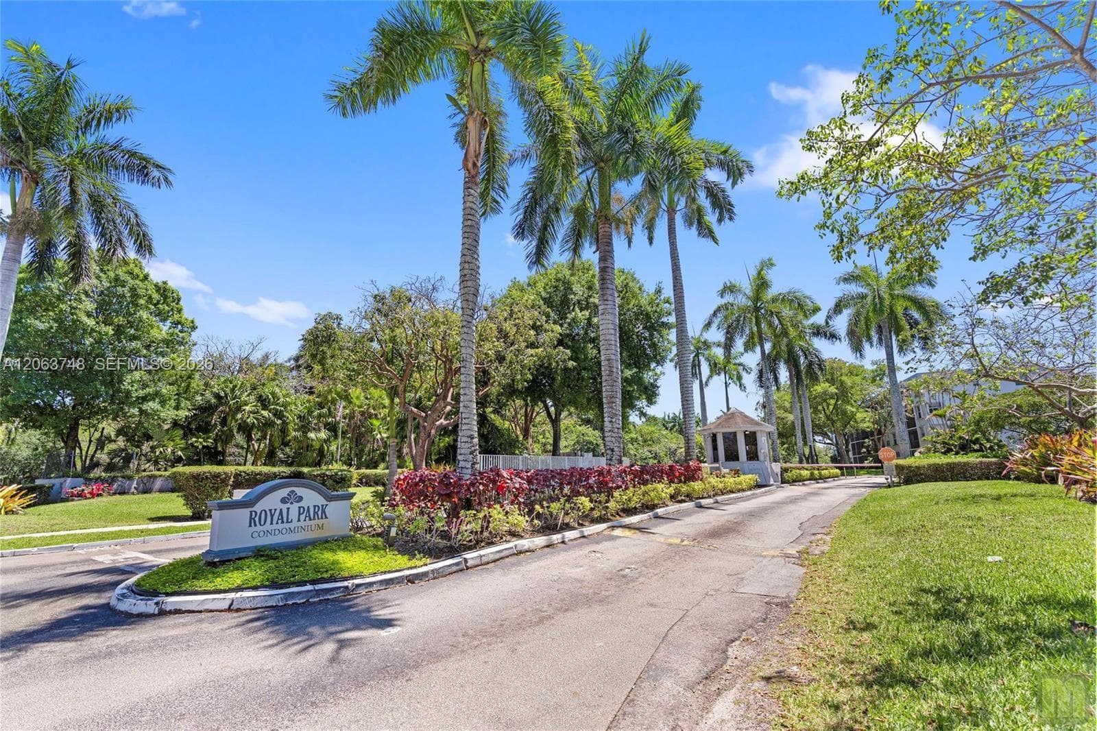 111 Royal Park Dr # 1F, Oakland Park, FL 33309