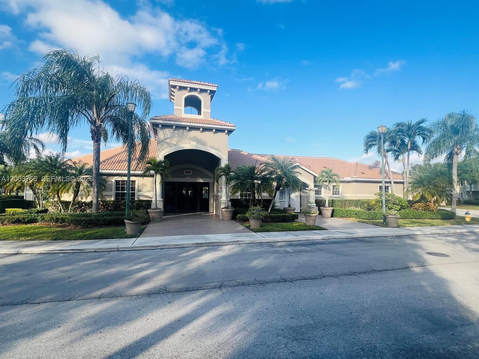 5045 Wiles Rd # 201, Coconut Creek, FL 33073