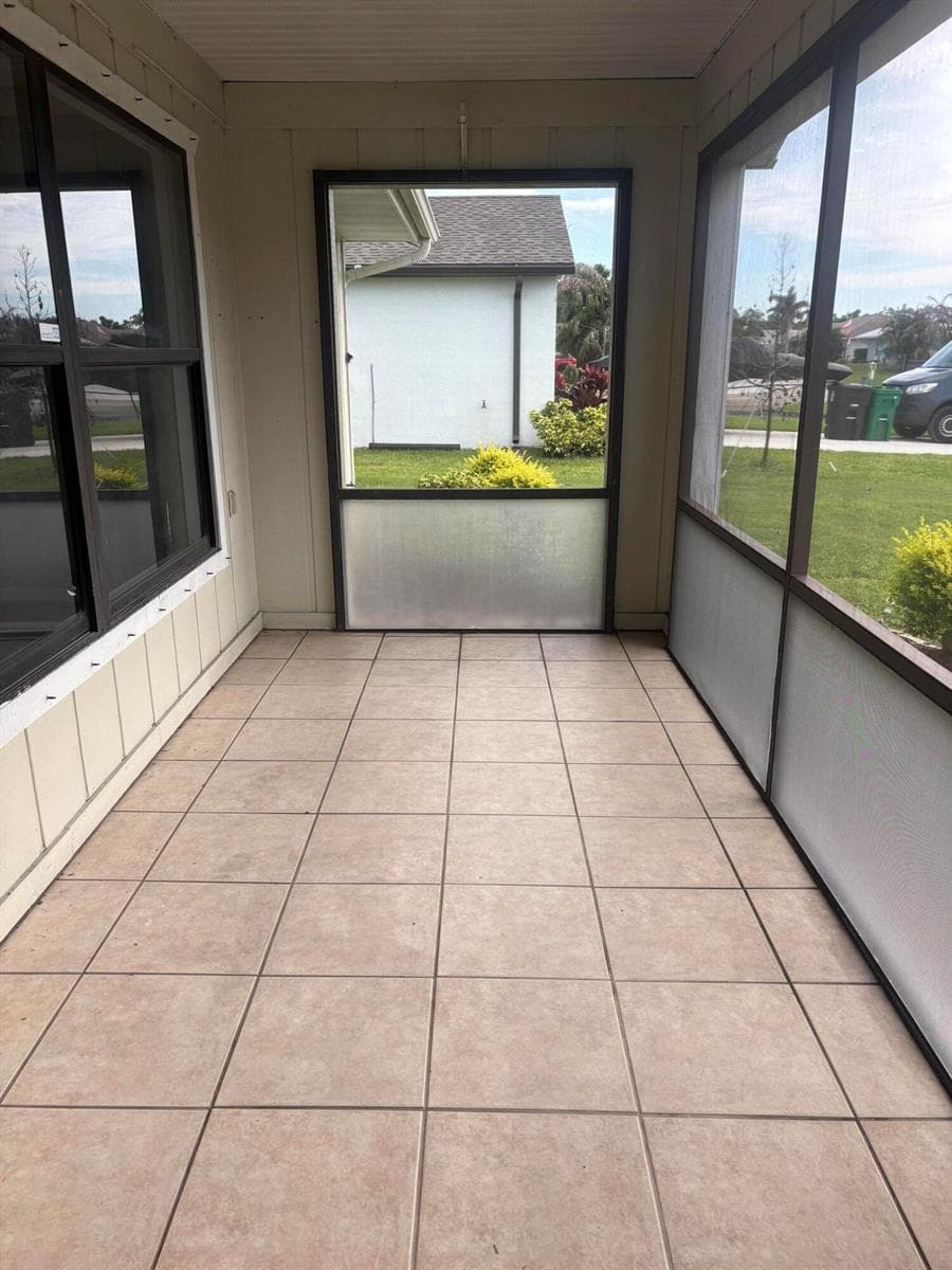 1641 SE CLEARMONT Street, Port St. Lucie, FL 34983 — zdjęcie 2