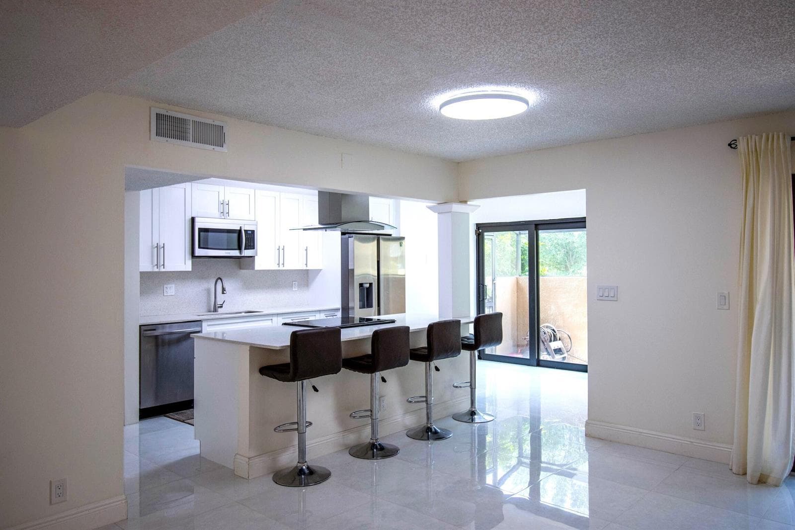 3810 NW 23RD Court, Coconut Creek, FL 33066 — zdjęcie 2