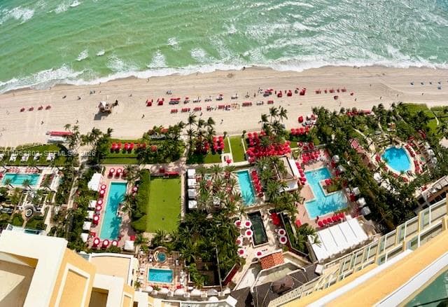 Acqualina