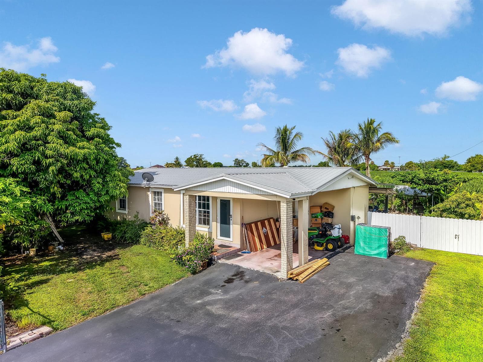 1048 WHITAKER Road, Belle Glade, FL 33430 — zdjęcie 2