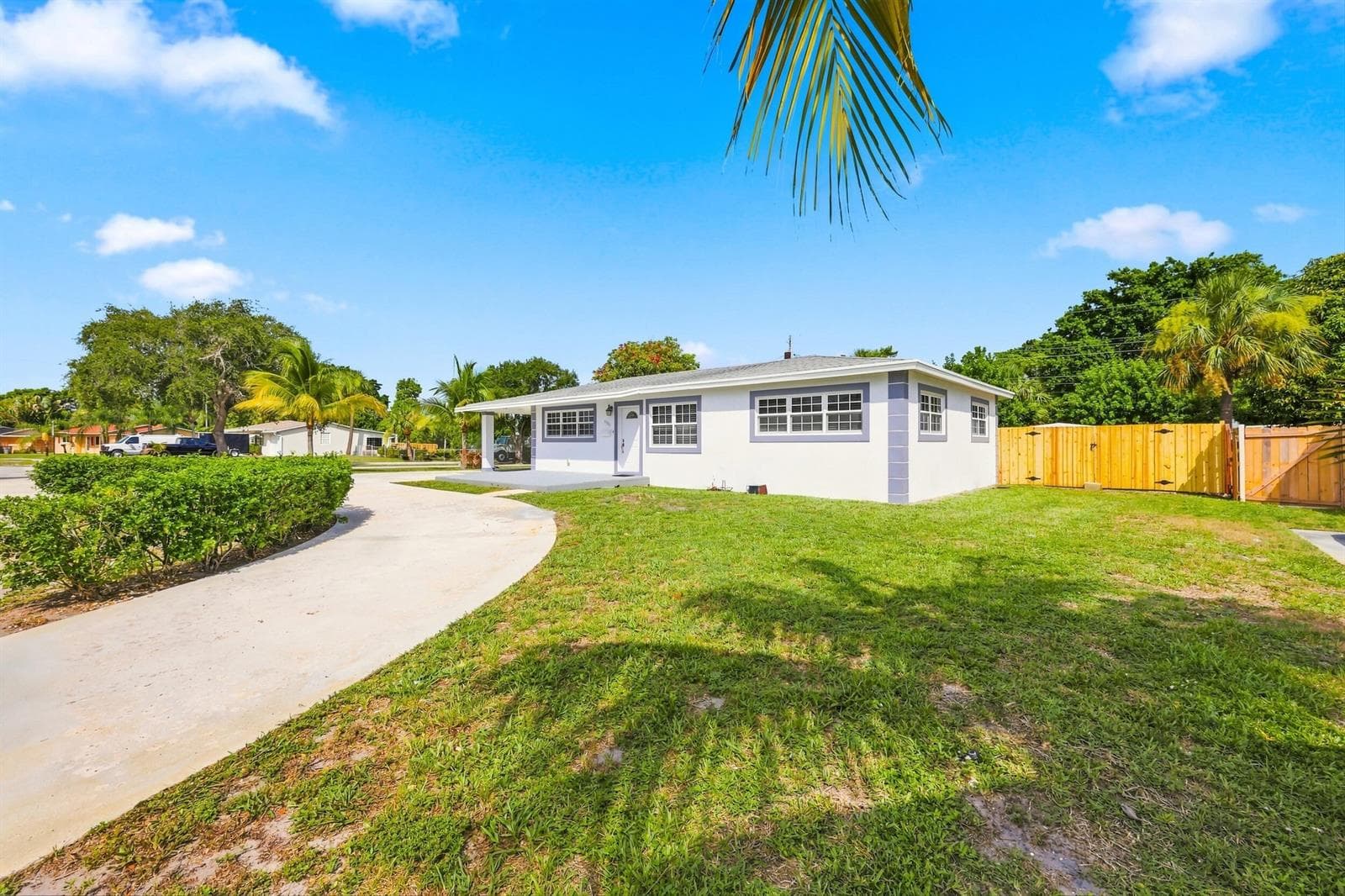 1100 7TH Street, Lake Park, FL 33403 — zdjęcie 3
