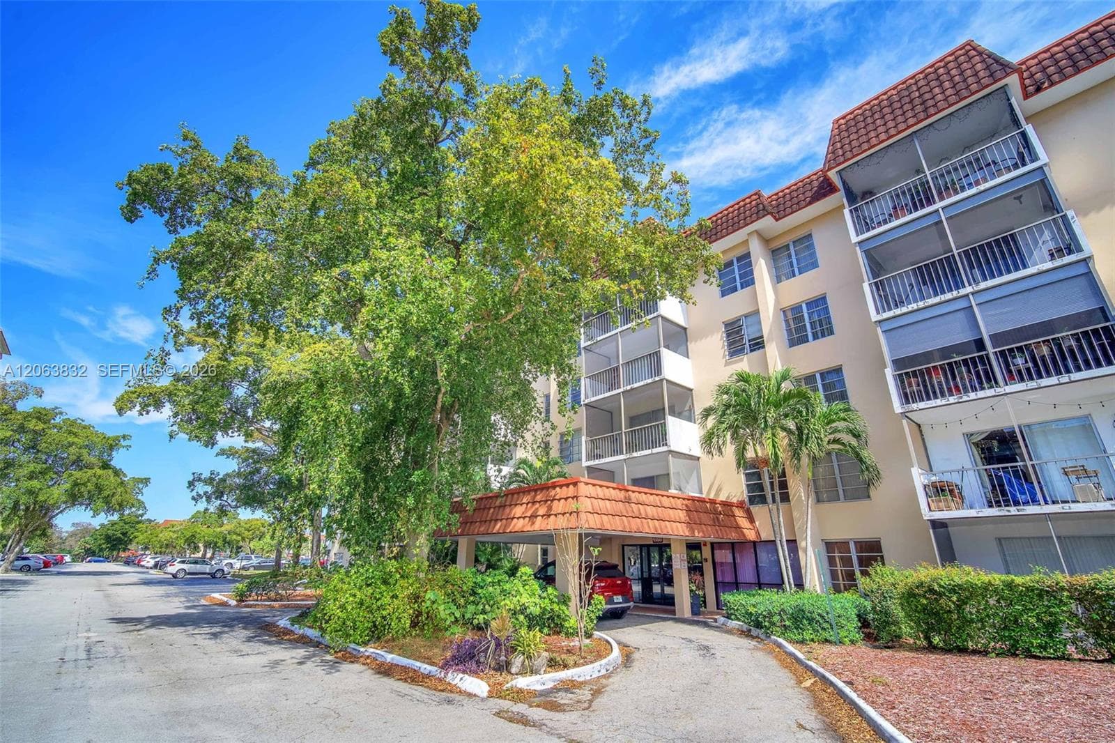 4160 Inverrary Dr # 308, Lauderhill, FL 33319 — zdjęcie 4
