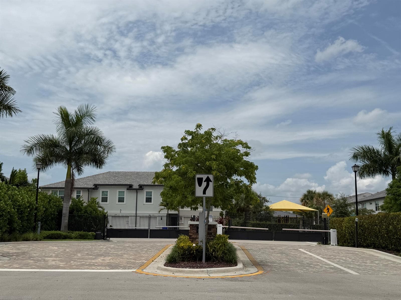 2933 OLIVIA Avenue, Lauderdale Lakes, FL 33311 — zdjęcie 5