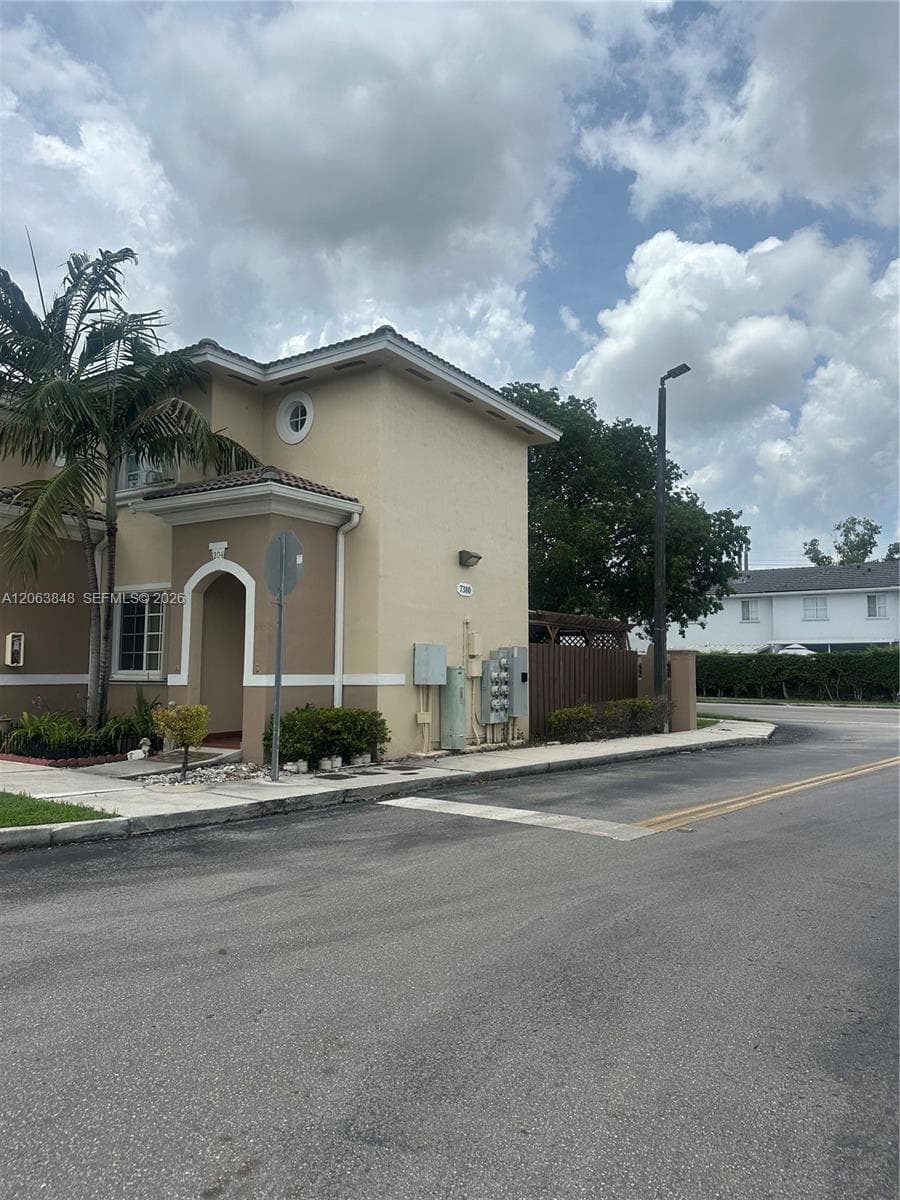 7380 NW 174th Ter # 204, Hialeah, FL 33015 — zdjęcie 3