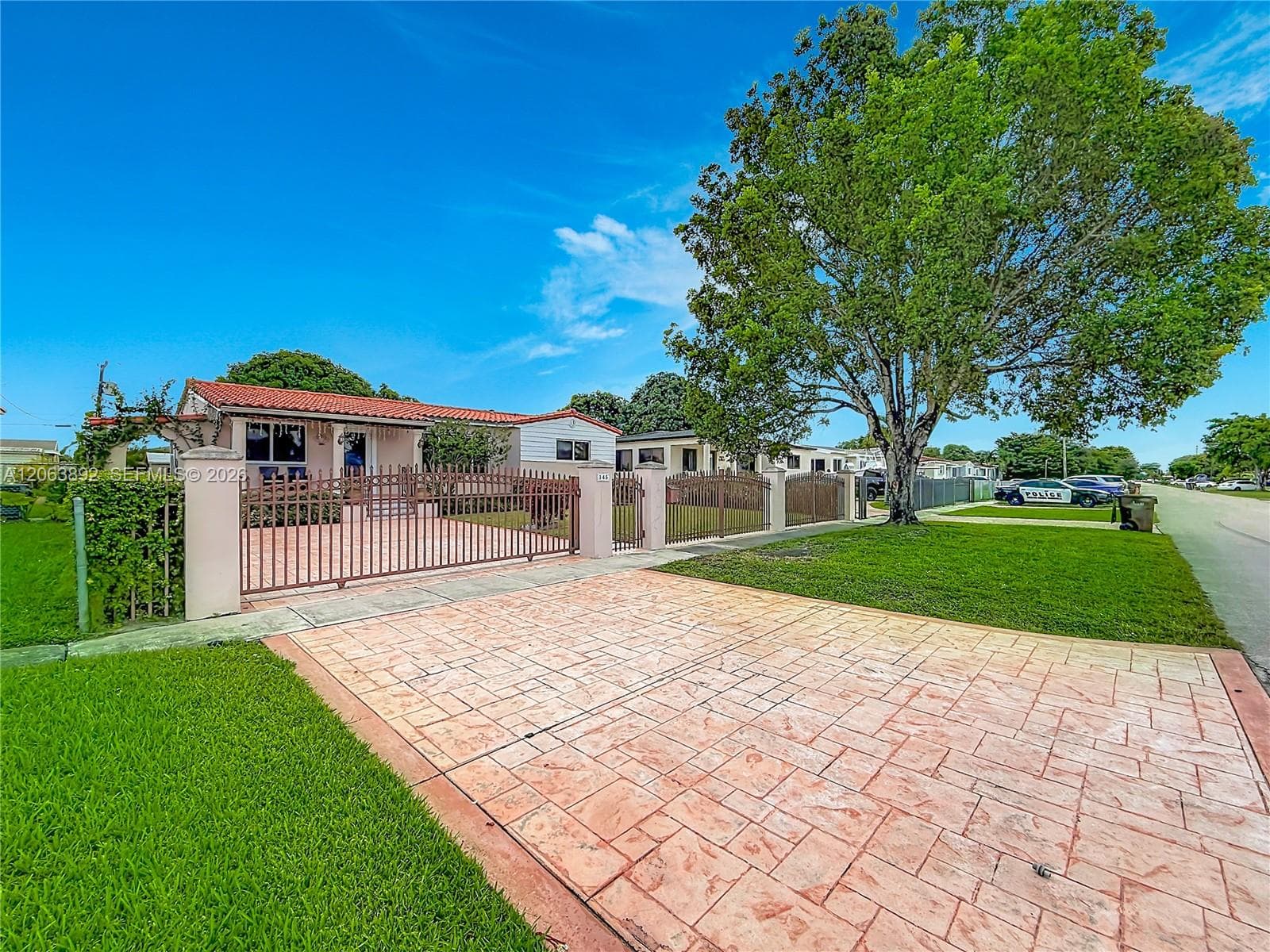 145 W 57th St, Hialeah, FL 33012