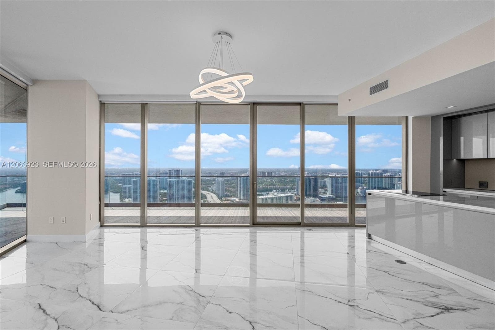18975 Collins Ave # 3605, Sunny Isles Beach, FL 33160 — zdjęcie 2