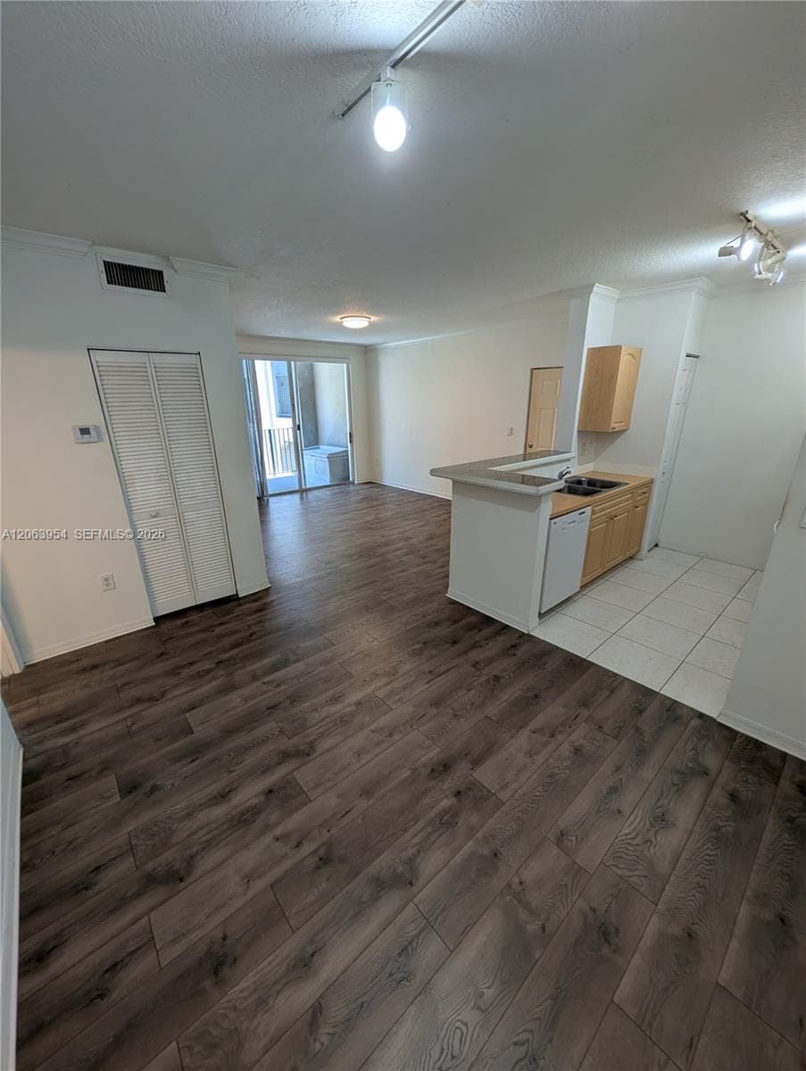 6831 SW 44th St # 203, Miami, FL 33155 — zdjęcie 4