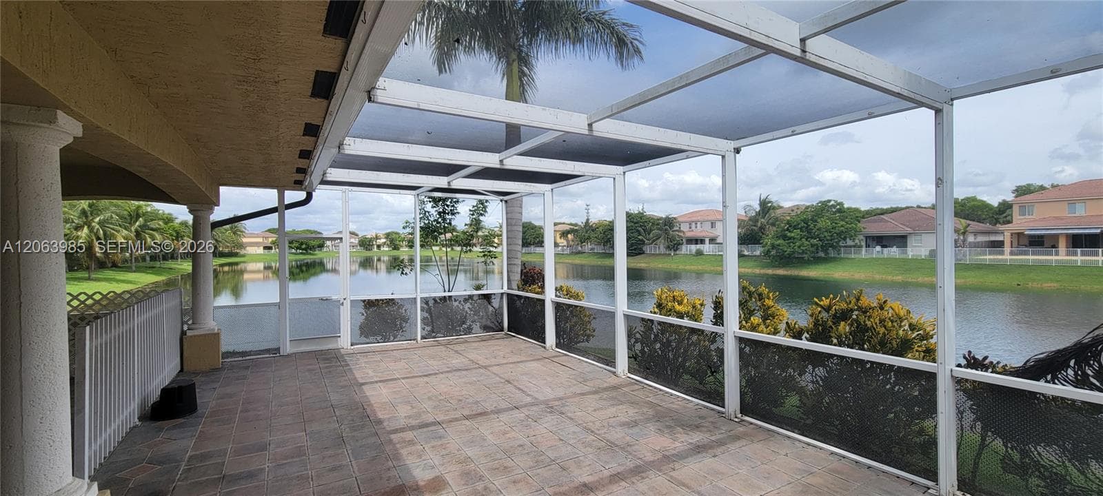8765 SW 208th St, Cutler Bay, FL 33189 — zdjęcie 2