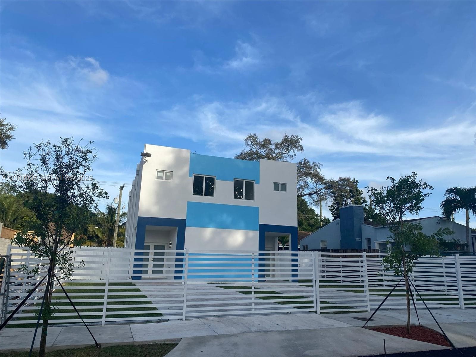2100 NW 102nd St # 1, Miami, FL 33147 — zdjęcie 2