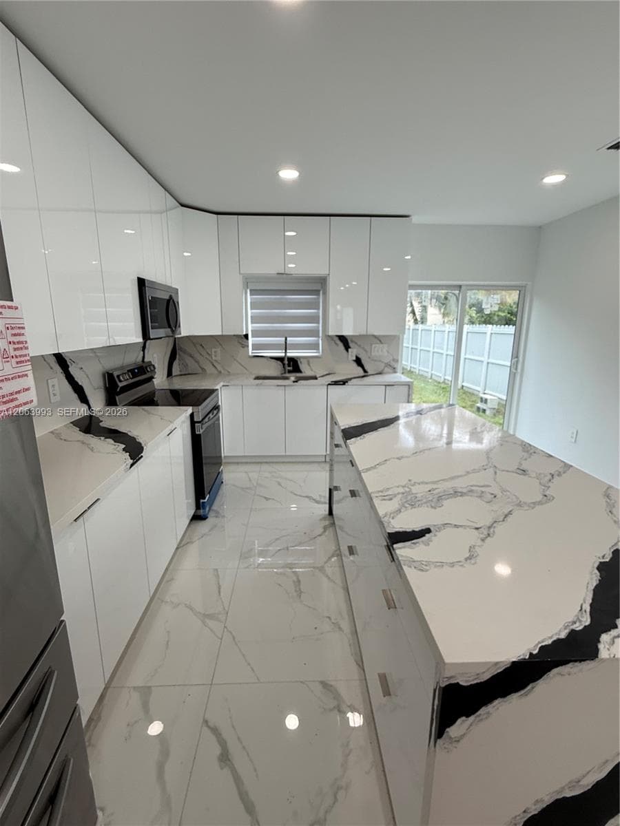 2100 NW 102nd St # 1, Miami, FL 33147 — zdjęcie 5