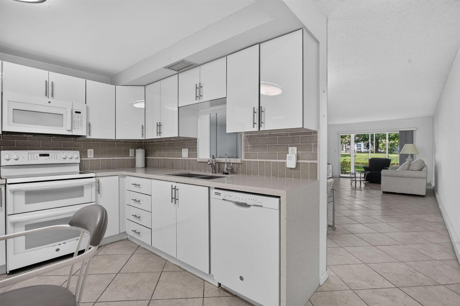 2006 GRANADA Drive # J1, Coconut Creek, FL 33066 — zdjęcie 2