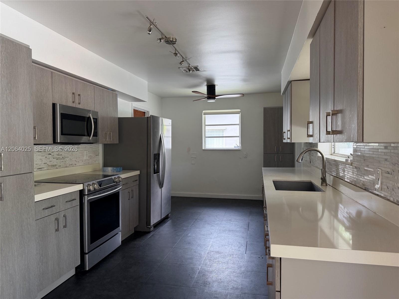 801 Albatross St, Miami Springs, FL 33166 — zdjęcie 3