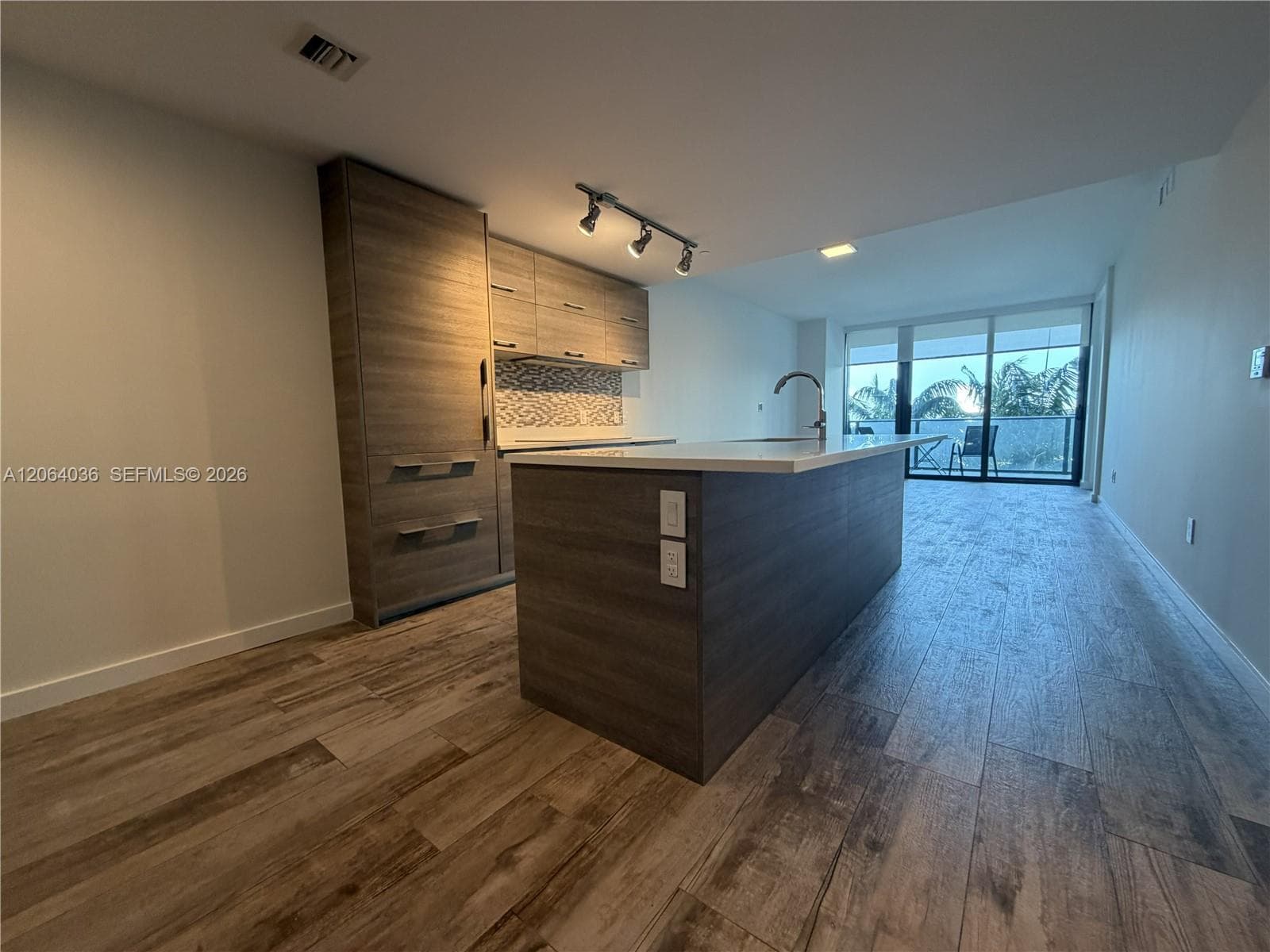 650 NE 32nd St # 802, Miami, FL 33137 — zdjęcie 4