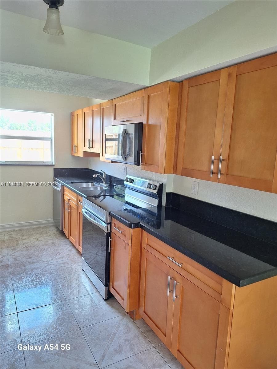 711 SW 64th Pkwy # 711, Pembroke Pines, FL 33023 — zdjęcie 5