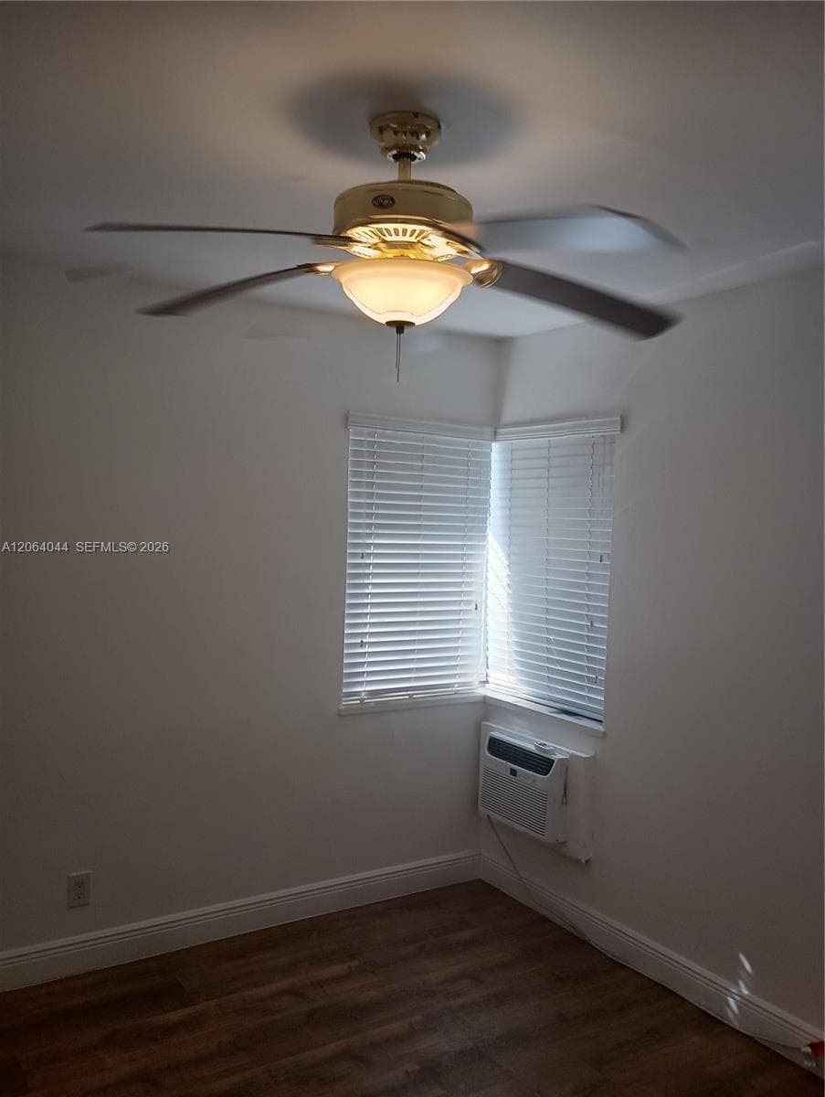 545 74 # 8, Miami Beach, FL 33142 — zdjęcie 2