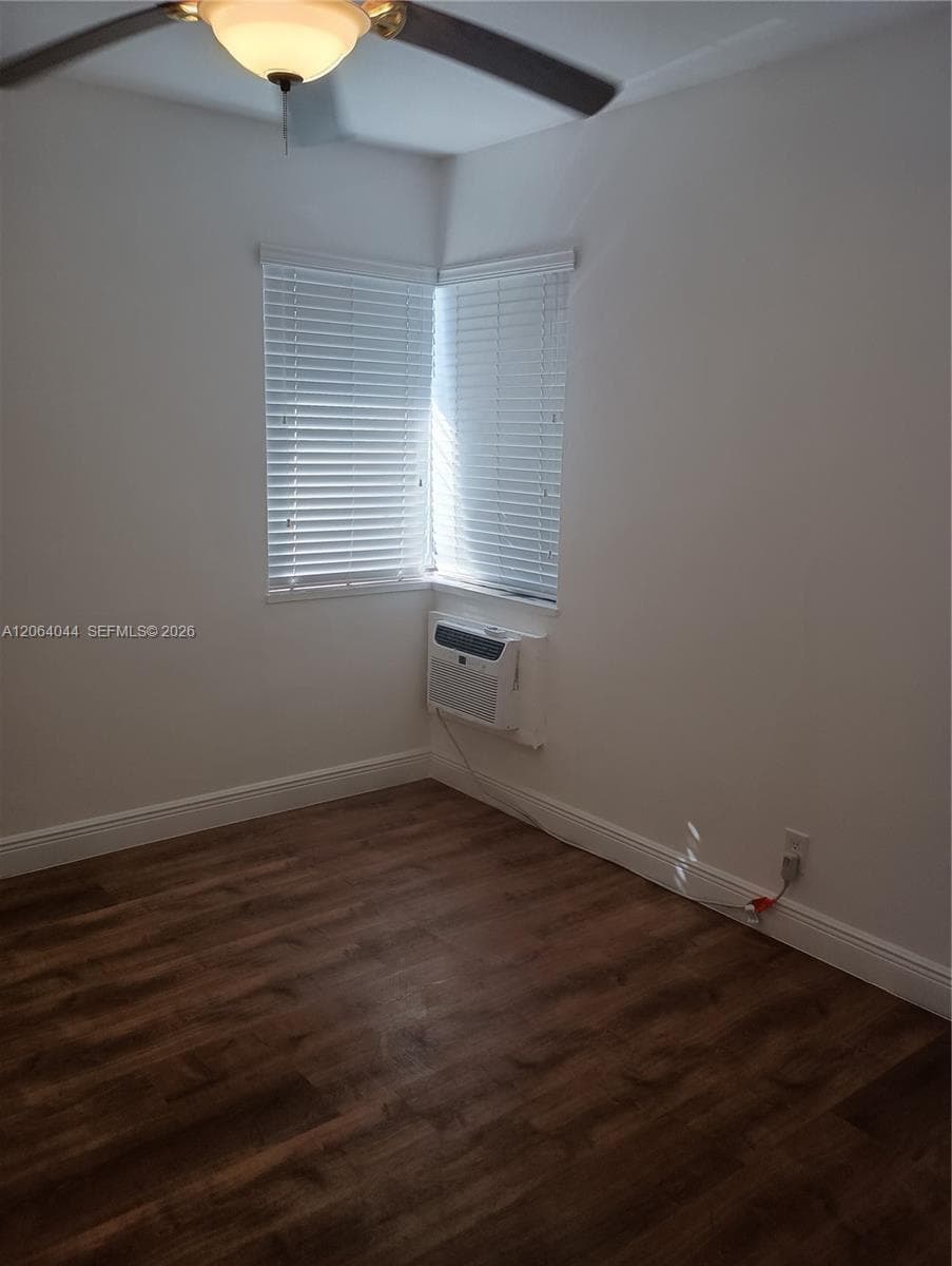 545 74 # 8, Miami Beach, FL 33142 — zdjęcie 3
