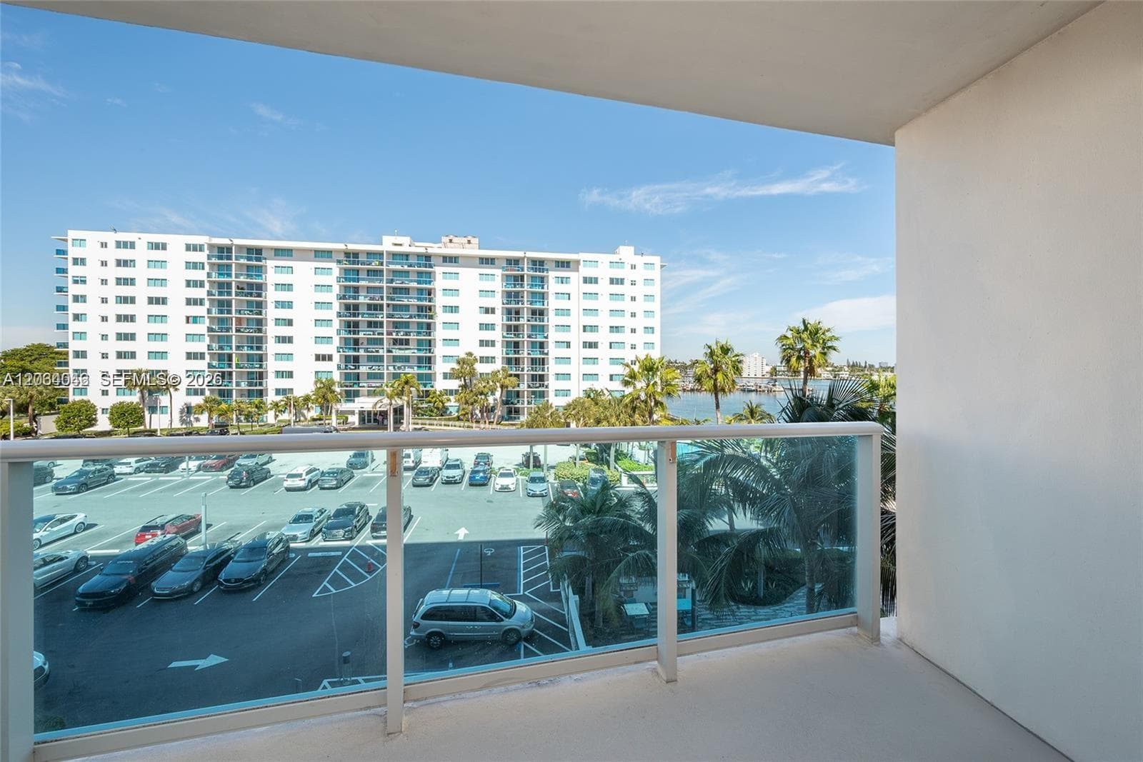 7501 E Treasure Dr # 7H, North Bay Village, FL 33141 — zdjęcie 2