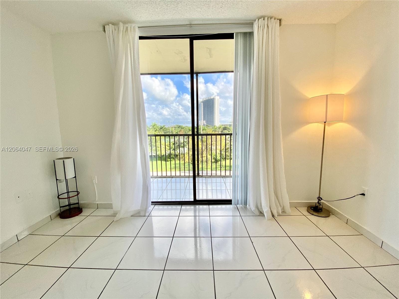 16950 DIXIE # A536, North Miami Beach, FL 33160