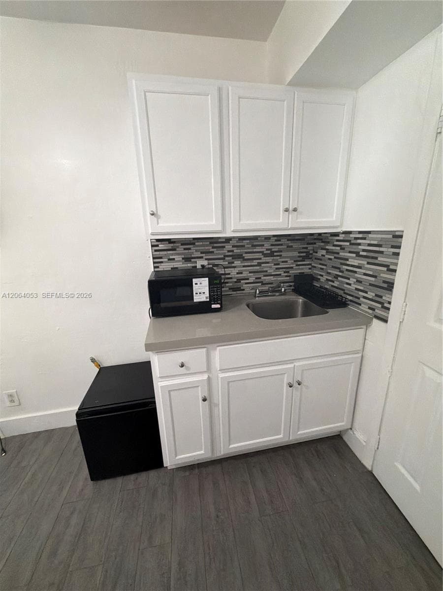 1843 Dewey St # 108, Hollywood, FL 33020 — zdjęcie 2
