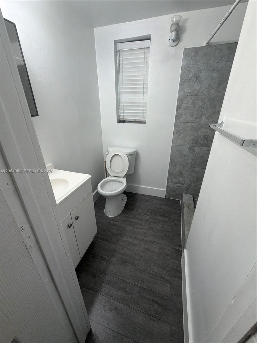 1843 Dewey St # 108, Hollywood, FL 33020 — zdjęcie 3