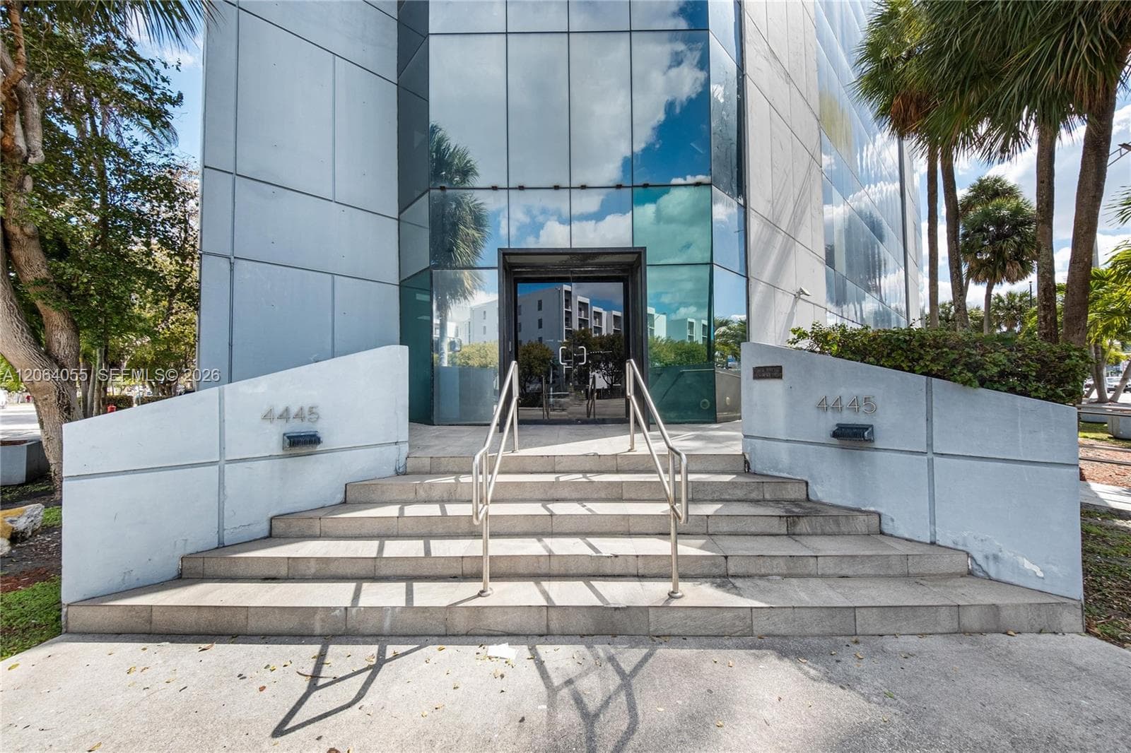 4445 W 16th Ave # 600, Hialeah, FL 33012 — zdjęcie 2