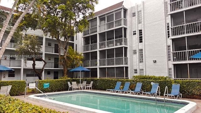 483 N Pine Island Rd # C305, Plantation, FL 33324