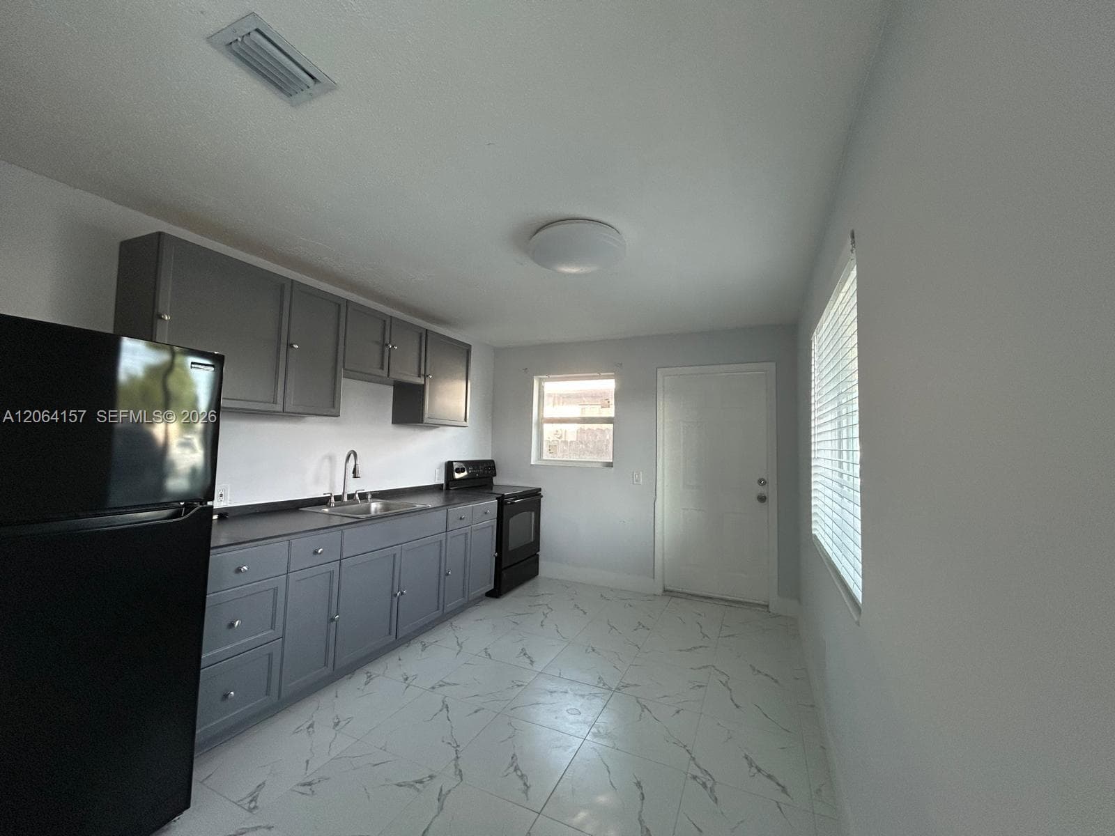 3177 NW 29th St # A, Miami, FL 33142 — zdjęcie 3