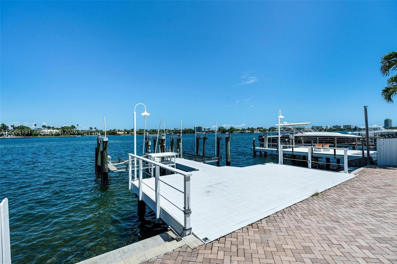 1451 Stillwater Dr, Miami Beach, FL 33141 — zdjęcie 5