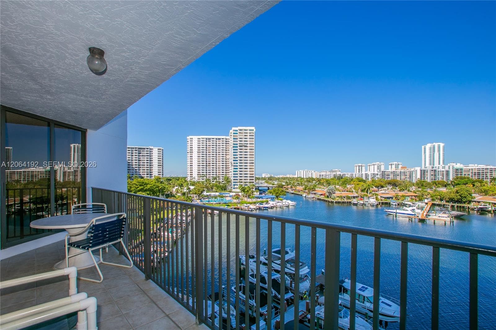 300 Three Islands Blvd # 406, Hallandale Beach, FL 33009 — zdjęcie 2