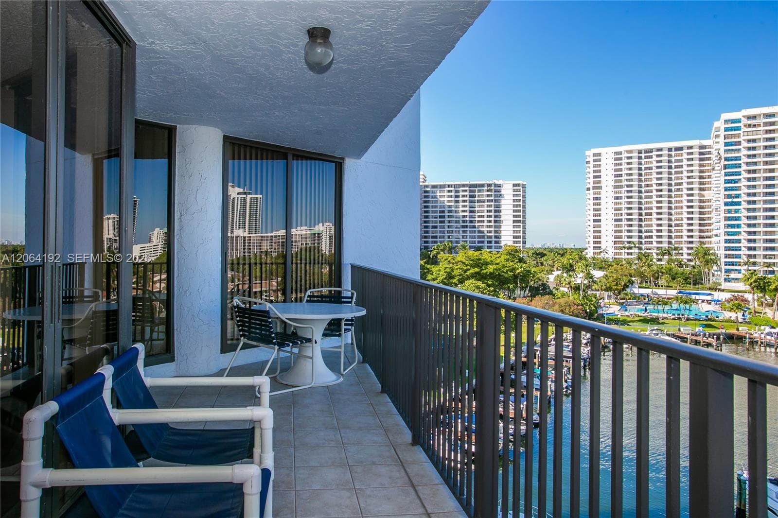 300 Three Islands Blvd # 406, Hallandale Beach, FL 33009 — zdjęcie 3