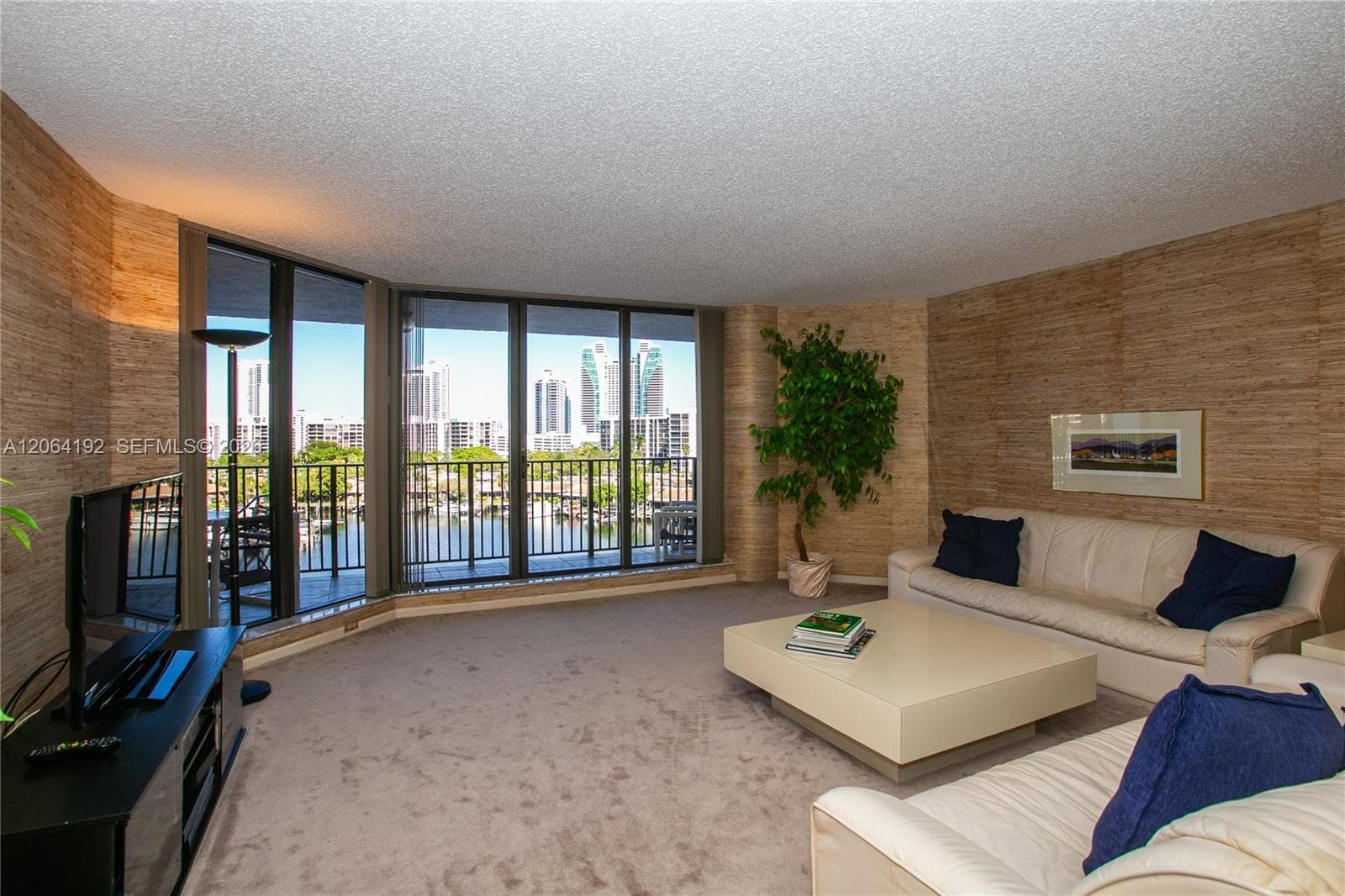 300 Three Islands Blvd # 406, Hallandale Beach, FL 33009 — zdjęcie 4