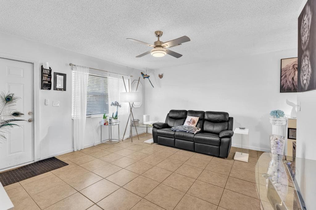 560-564 NE 35th Street, Oakland Park, FL 33334 — zdjęcie 5