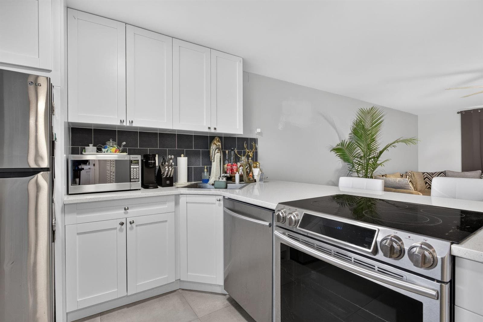 3301 NW 47th Terrace # 308, Lauderdale Lakes, FL 33319 — zdjęcie 4