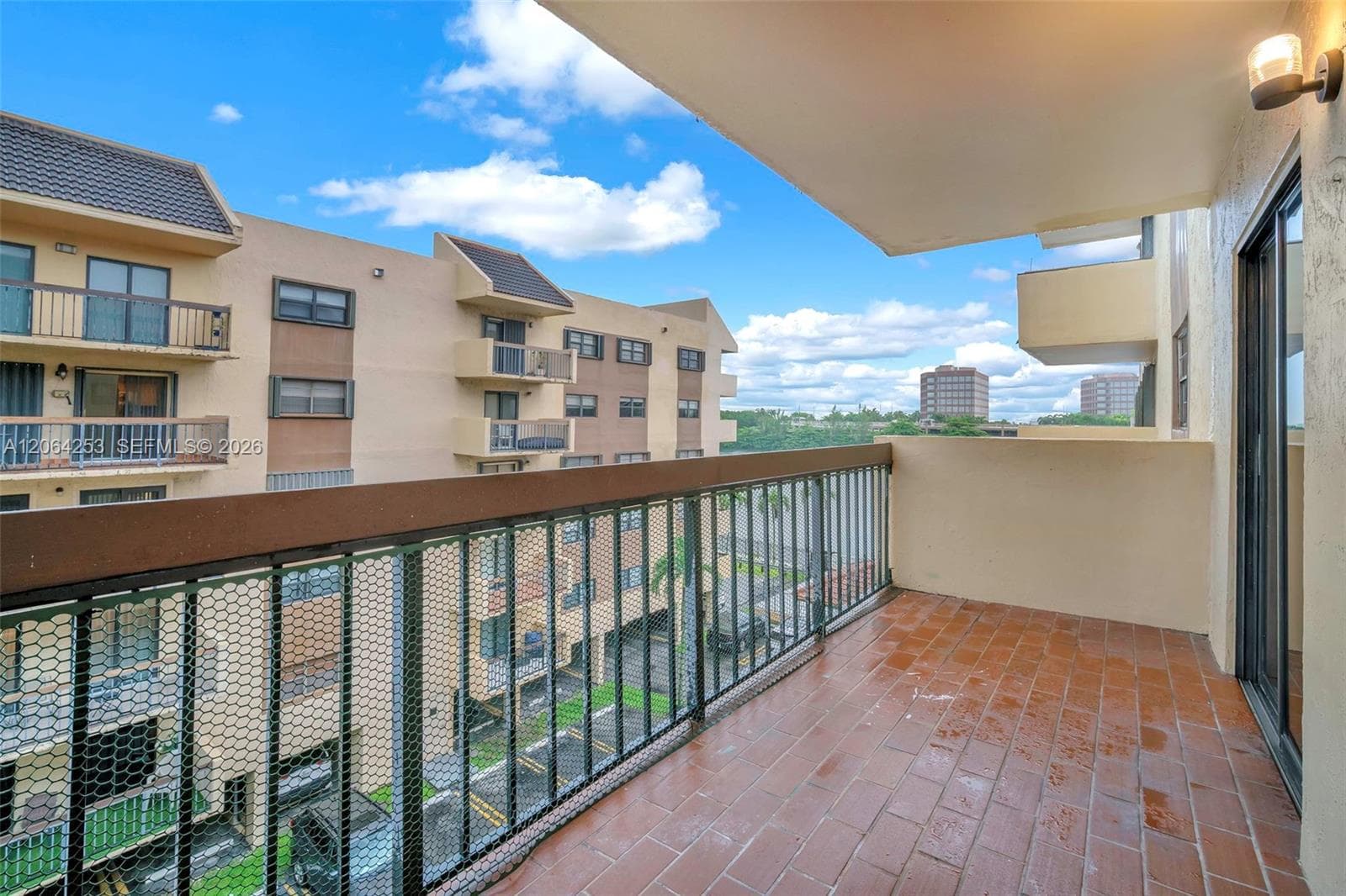 5249 NW 7th St # 416, Miami, FL 33126